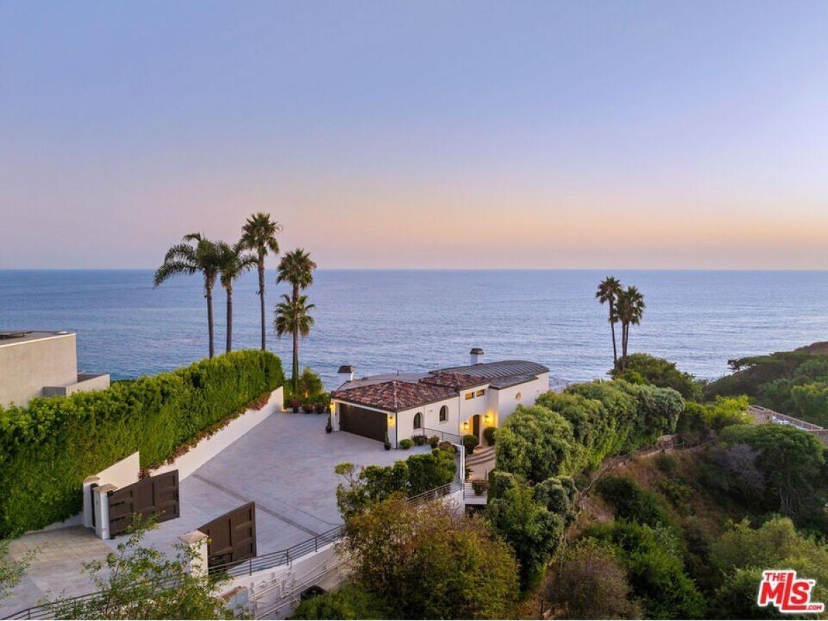 Picture of Home For Sale in Malibu, California, United States