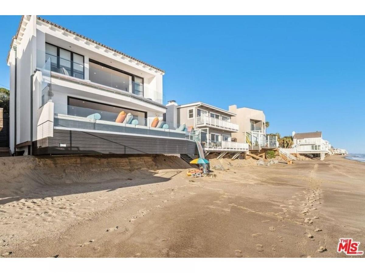 Picture of Home For Sale in Malibu, California, United States