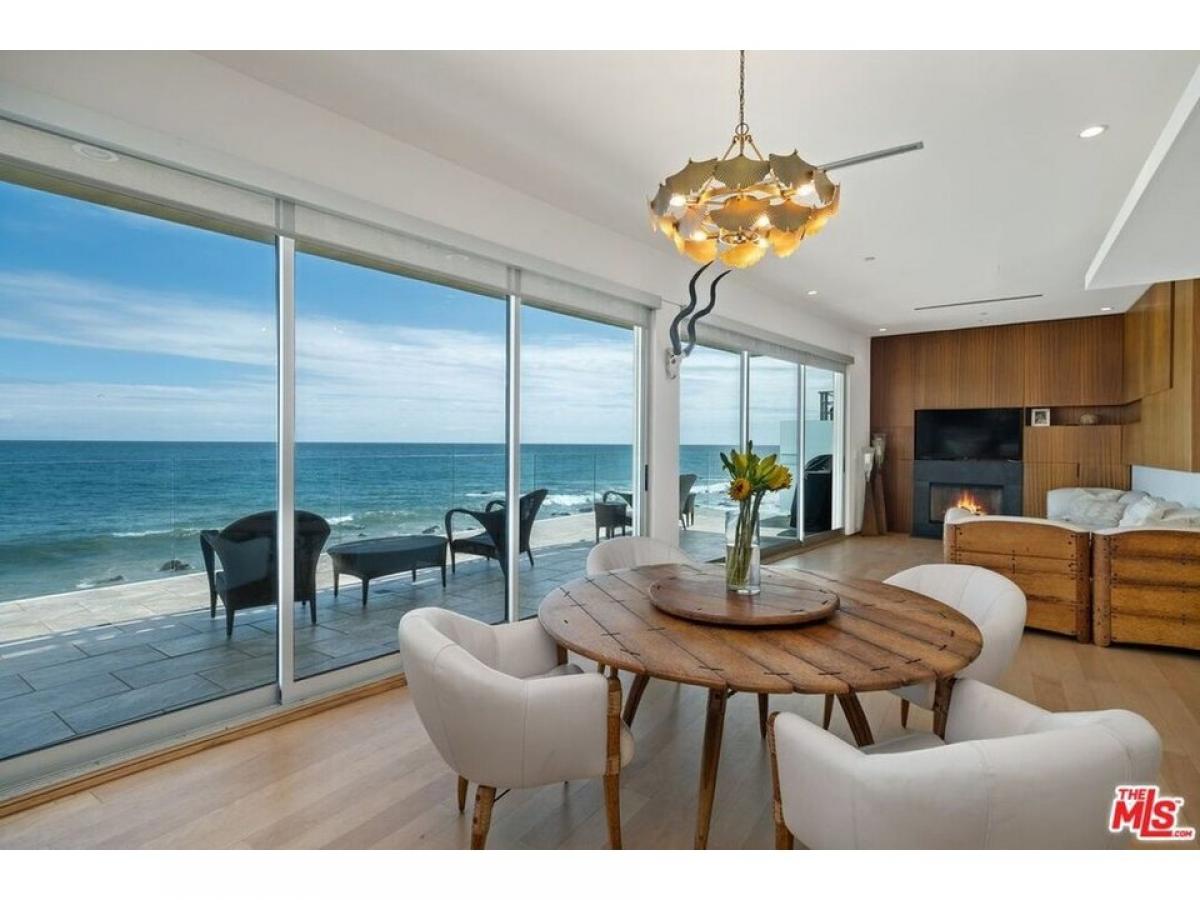 Picture of Home For Sale in Malibu, California, United States