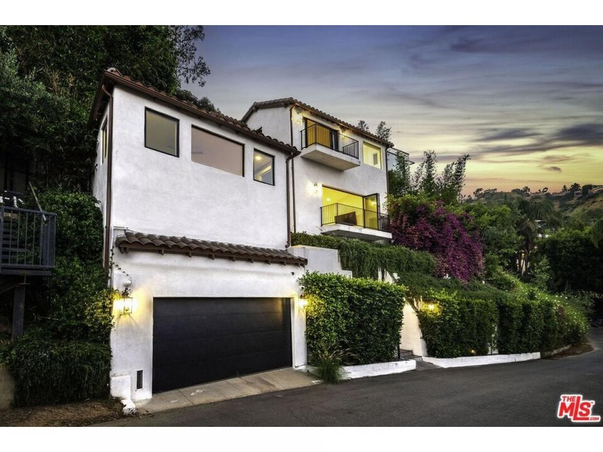 Picture of Home For Sale in Los Angeles, California, United States