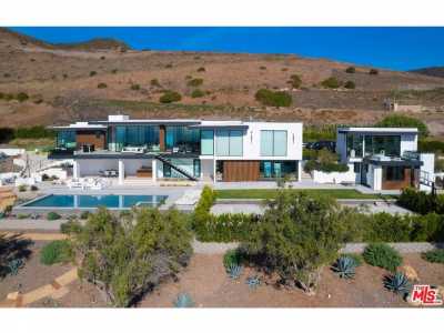 Home For Sale in Malibu, California