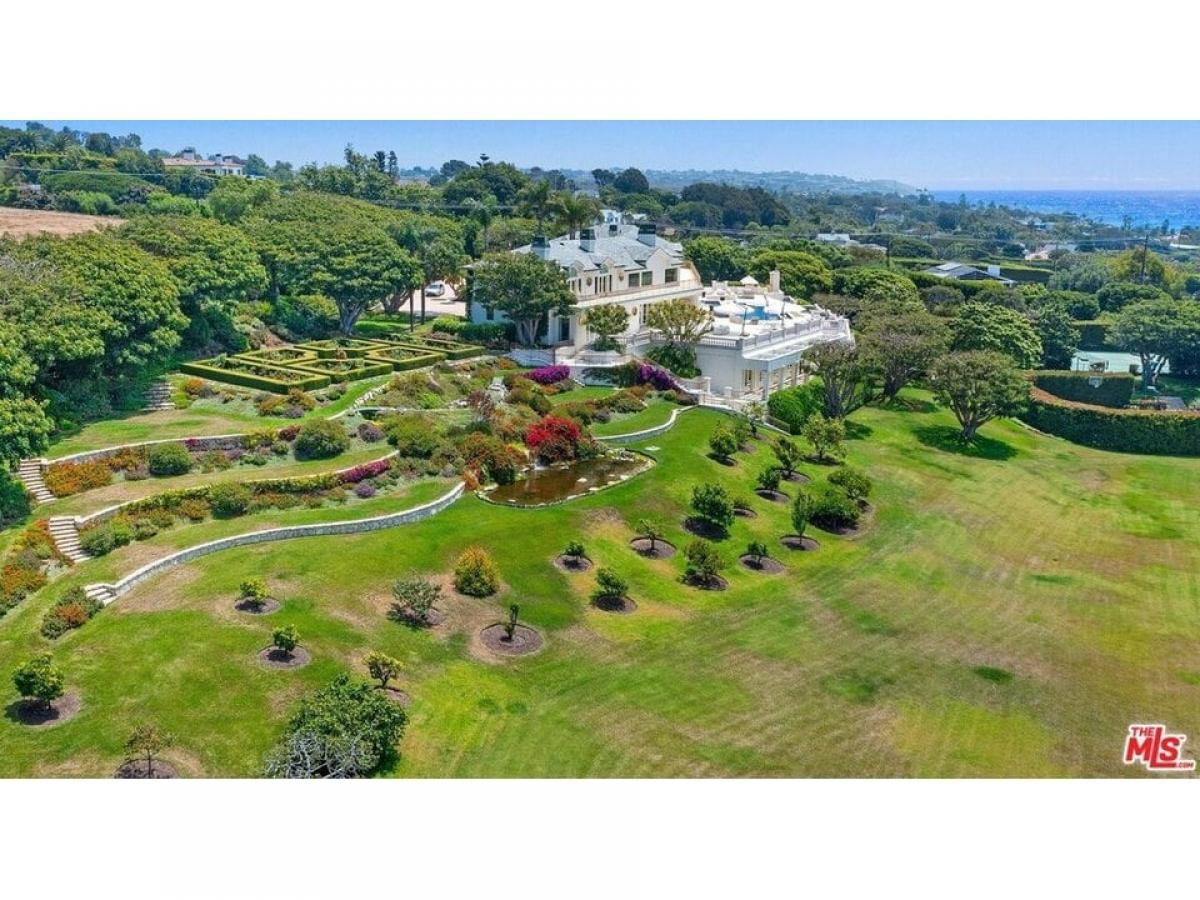 Picture of Home For Sale in Malibu, California, United States