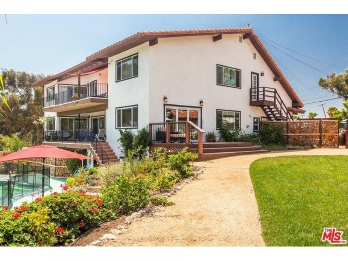 Picture of Home For Sale in Malibu, California, United States