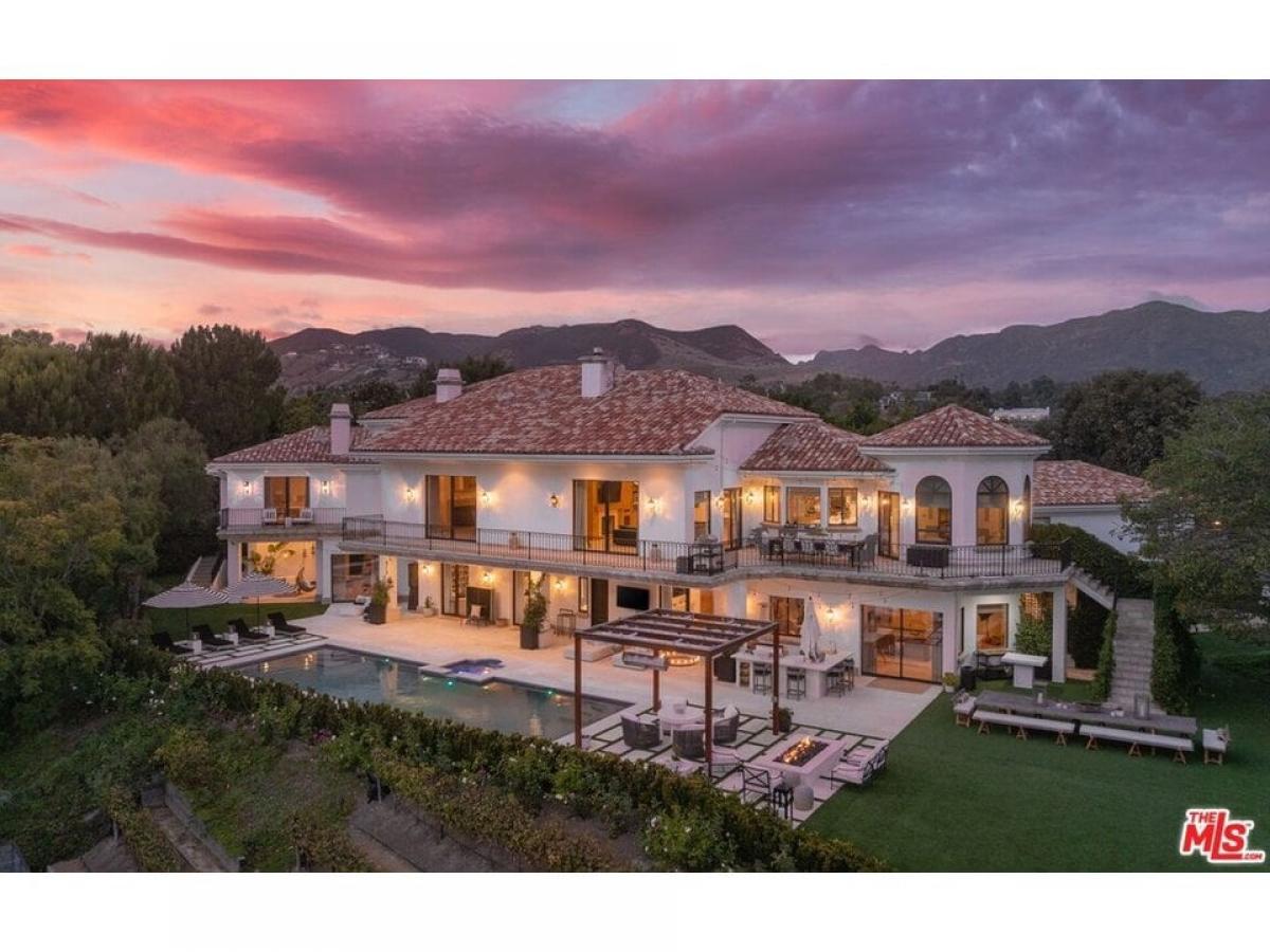 Picture of Home For Sale in Malibu, California, United States