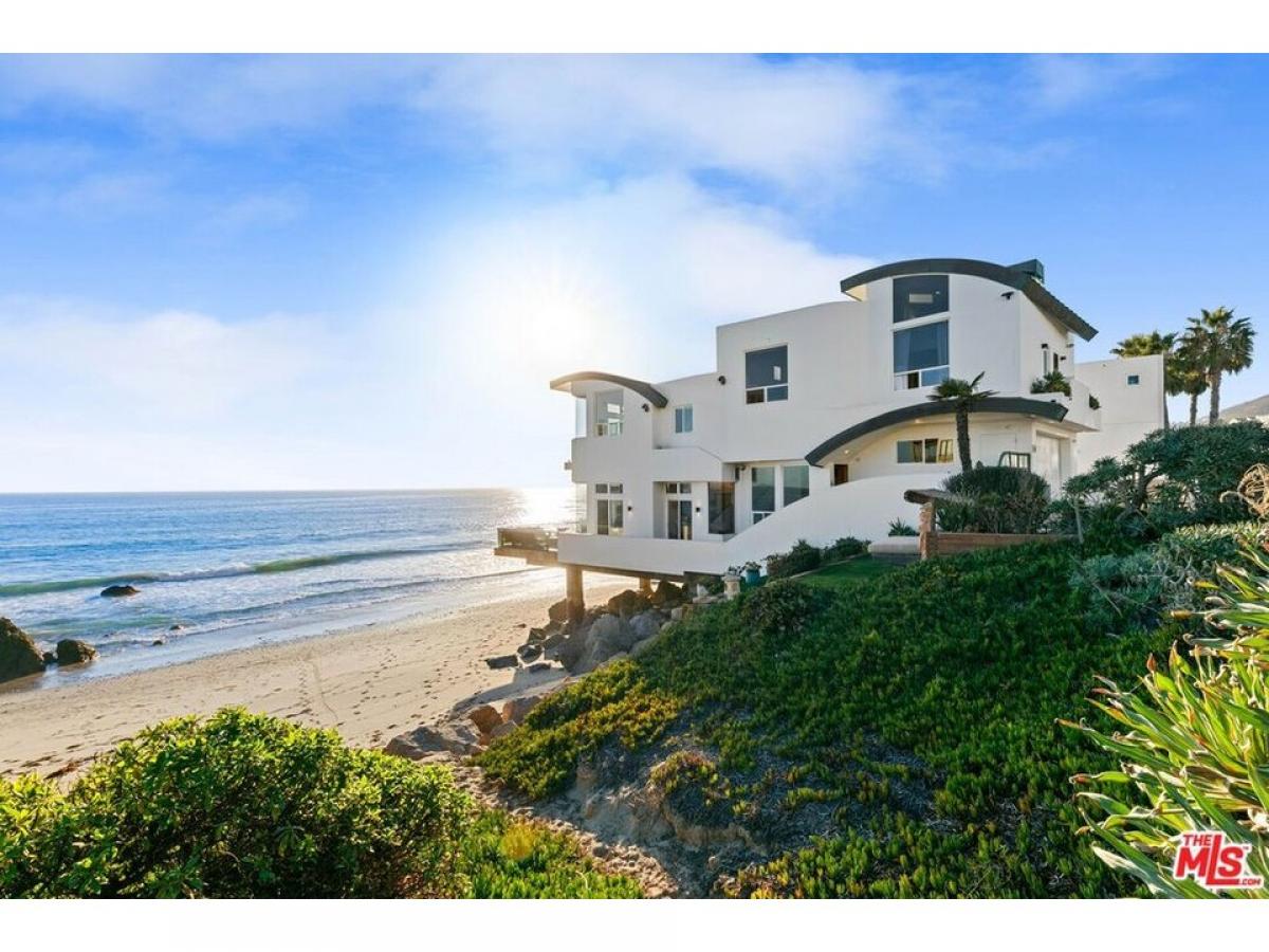 Picture of Home For Sale in Malibu, California, United States