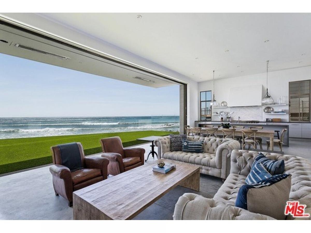 Picture of Home For Sale in Malibu, California, United States