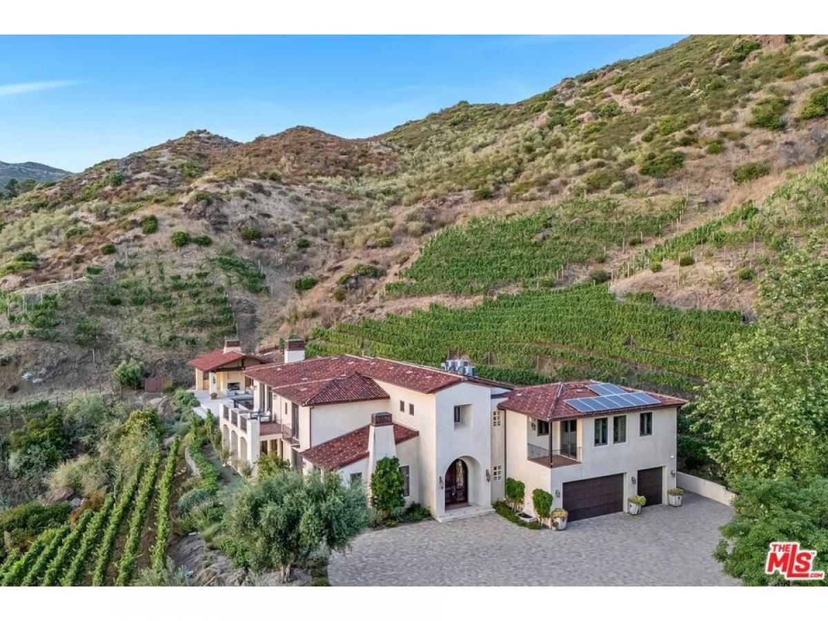 Picture of Home For Sale in Malibu, California, United States