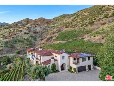 Home For Sale in Malibu, California