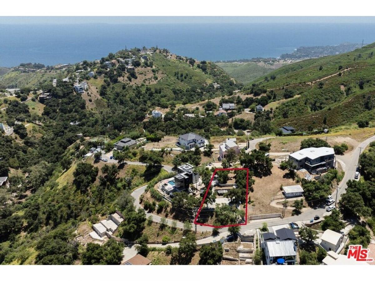 Picture of Residential Land For Sale in Malibu, California, United States