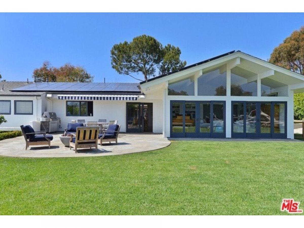 Picture of Home For Sale in Malibu, California, United States