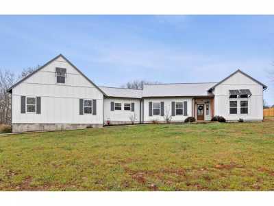 Home For Sale in Harrison, Tennessee