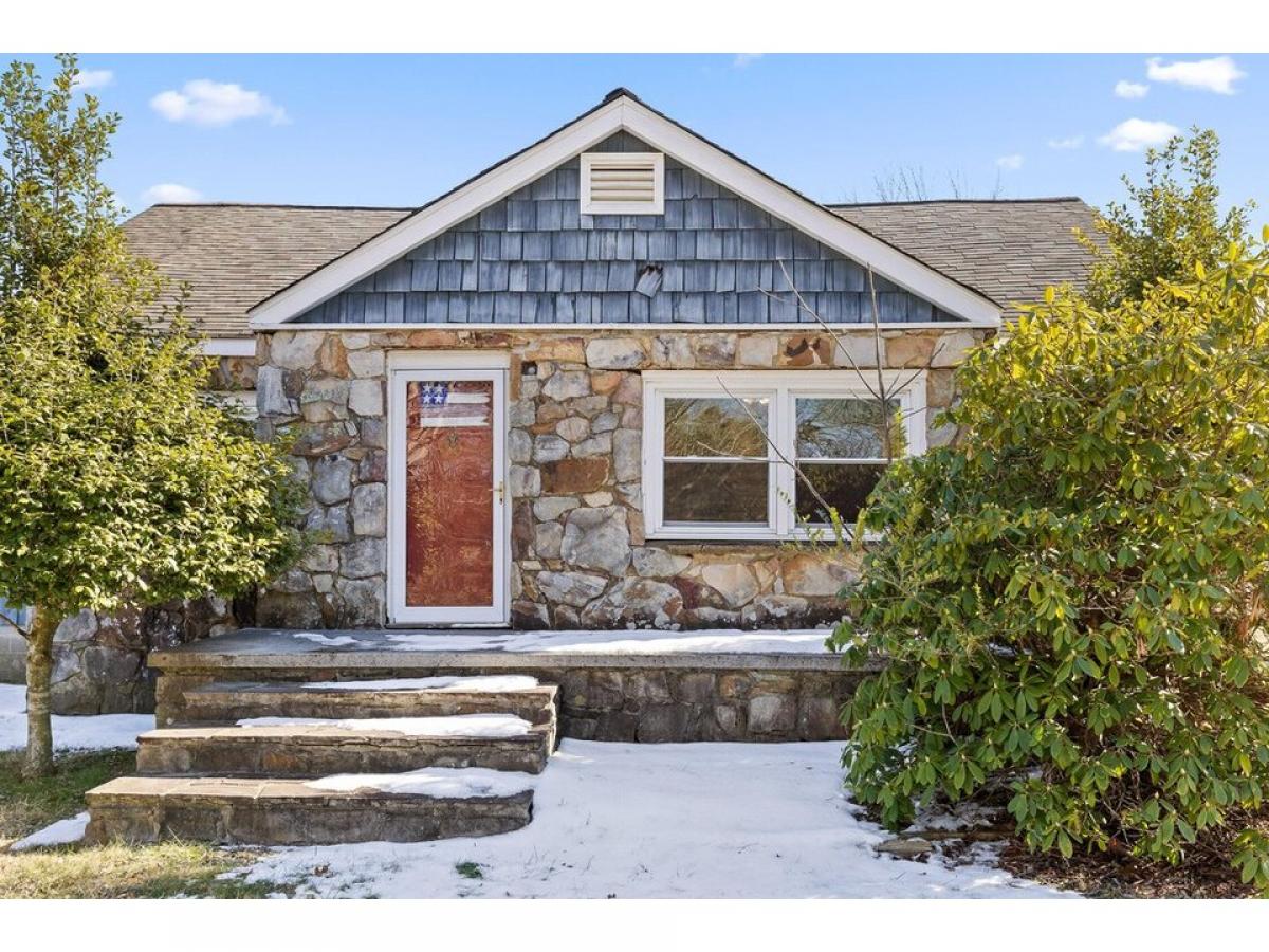 Picture of Home For Sale in Rising Fawn, Georgia, United States