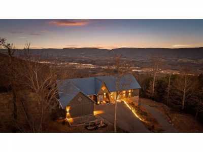 Home For Sale in Dunlap, Tennessee