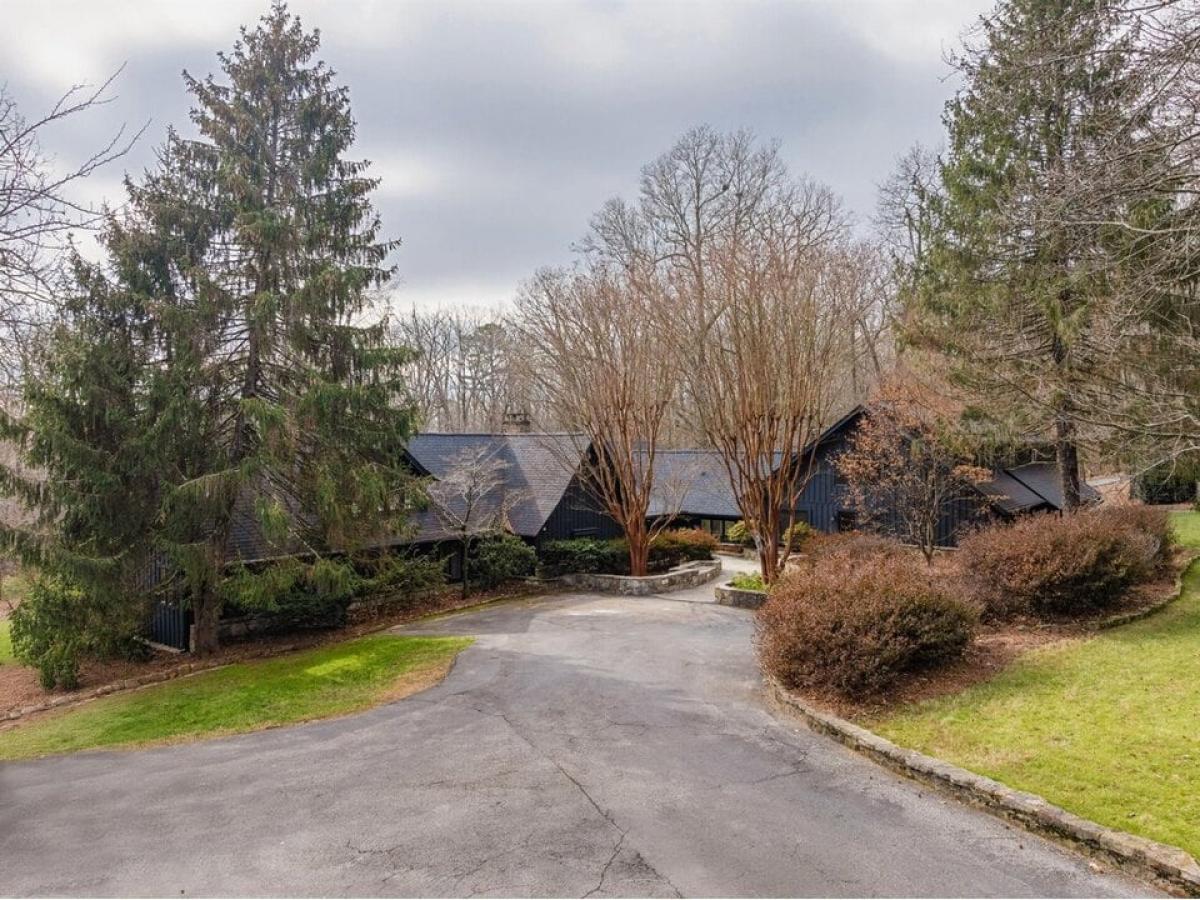 Picture of Home For Sale in Lookout Mountain, Georgia, United States