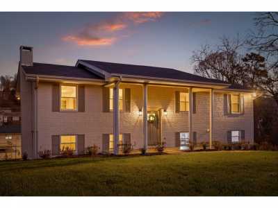 Home For Sale in Harrison, Tennessee