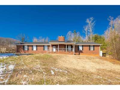 Home For Sale in Mcdonald, Tennessee