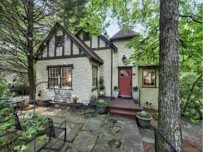 Home For Rent in Lookout Mountain, Georgia