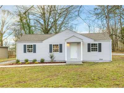 Home For Sale in Rossville, Georgia