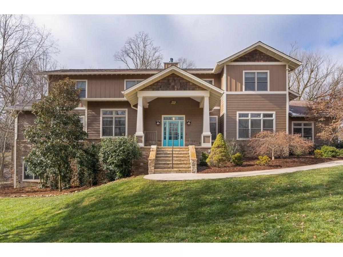 Picture of Home For Sale in Signal Mountain, Tennessee, United States