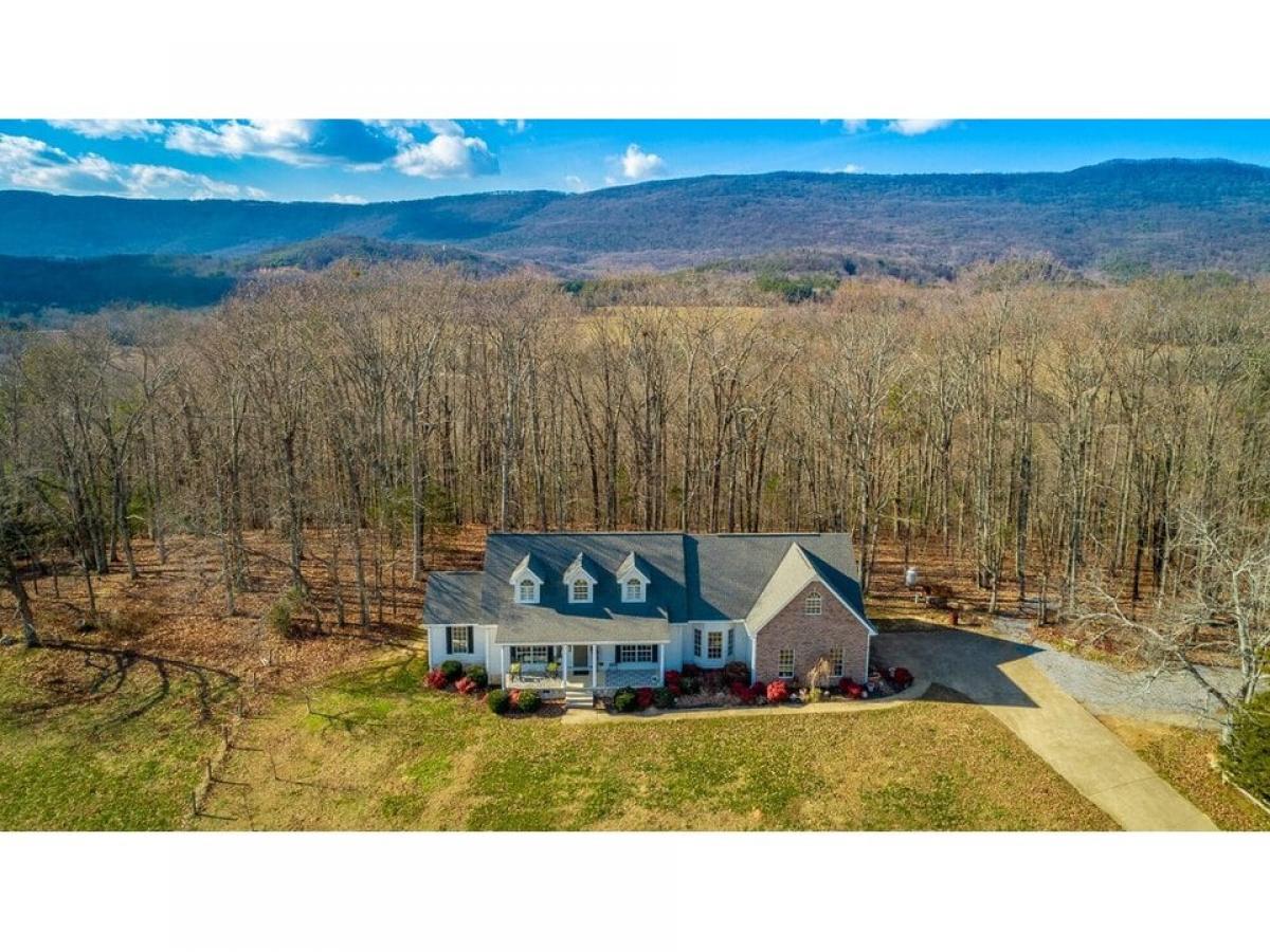 Picture of Home For Sale in Chickamauga, Georgia, United States