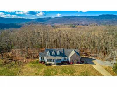 Home For Sale in Chickamauga, Georgia