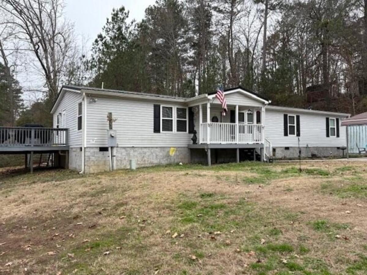 Picture of Home For Sale in Chickamauga, Georgia, United States