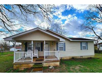 Home For Sale in South Pittsburg, Tennessee