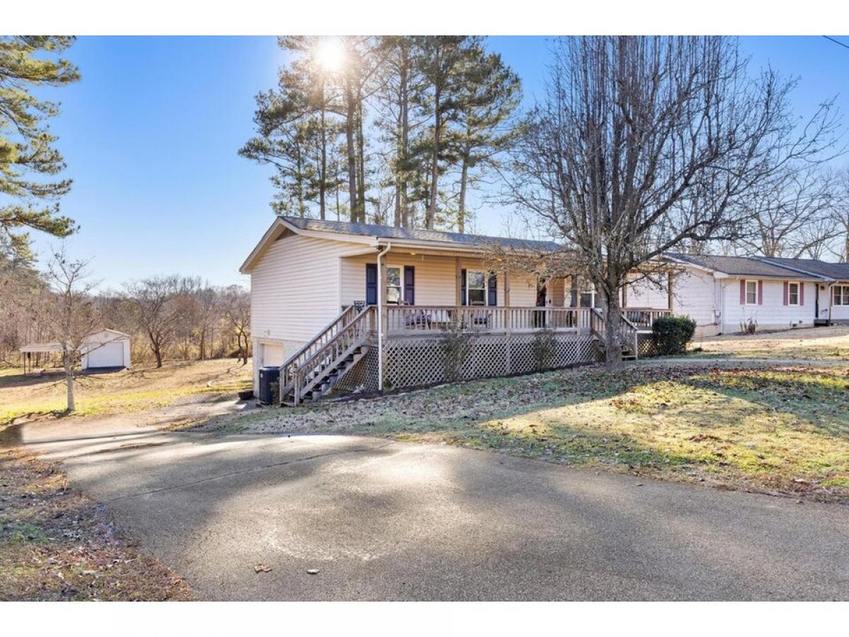 Picture of Home For Sale in Harrison, Tennessee, United States