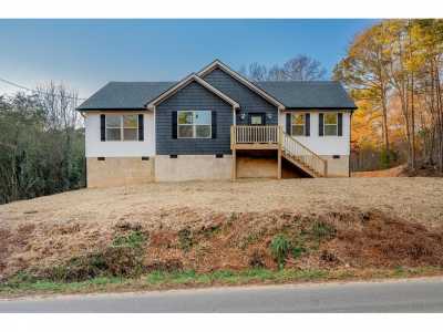 Home For Sale in Lafayette, Georgia