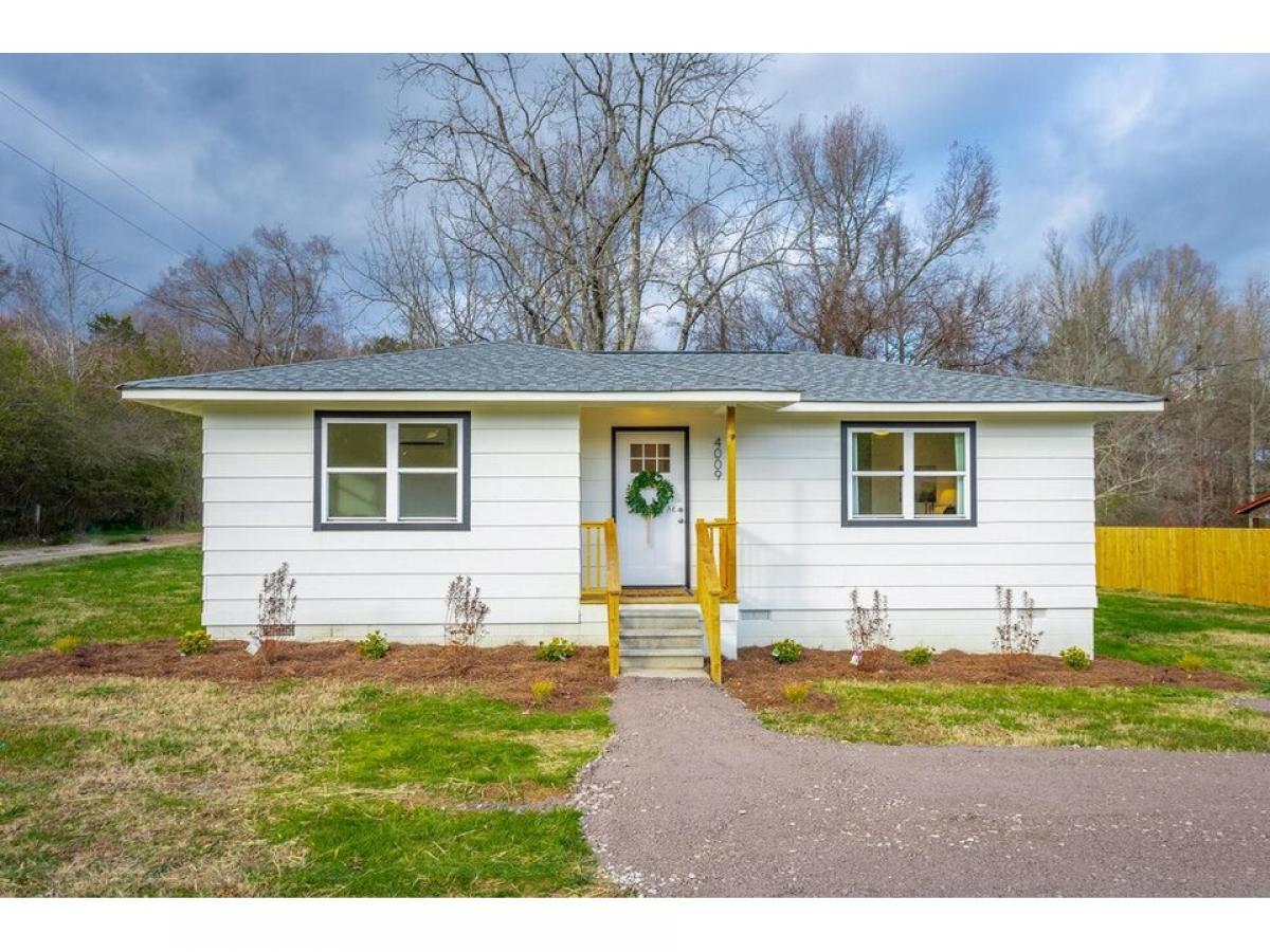 Picture of Home For Sale in Ringgold, Georgia, United States