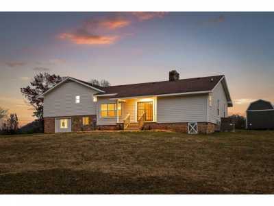 Home For Sale in Englewood, Tennessee