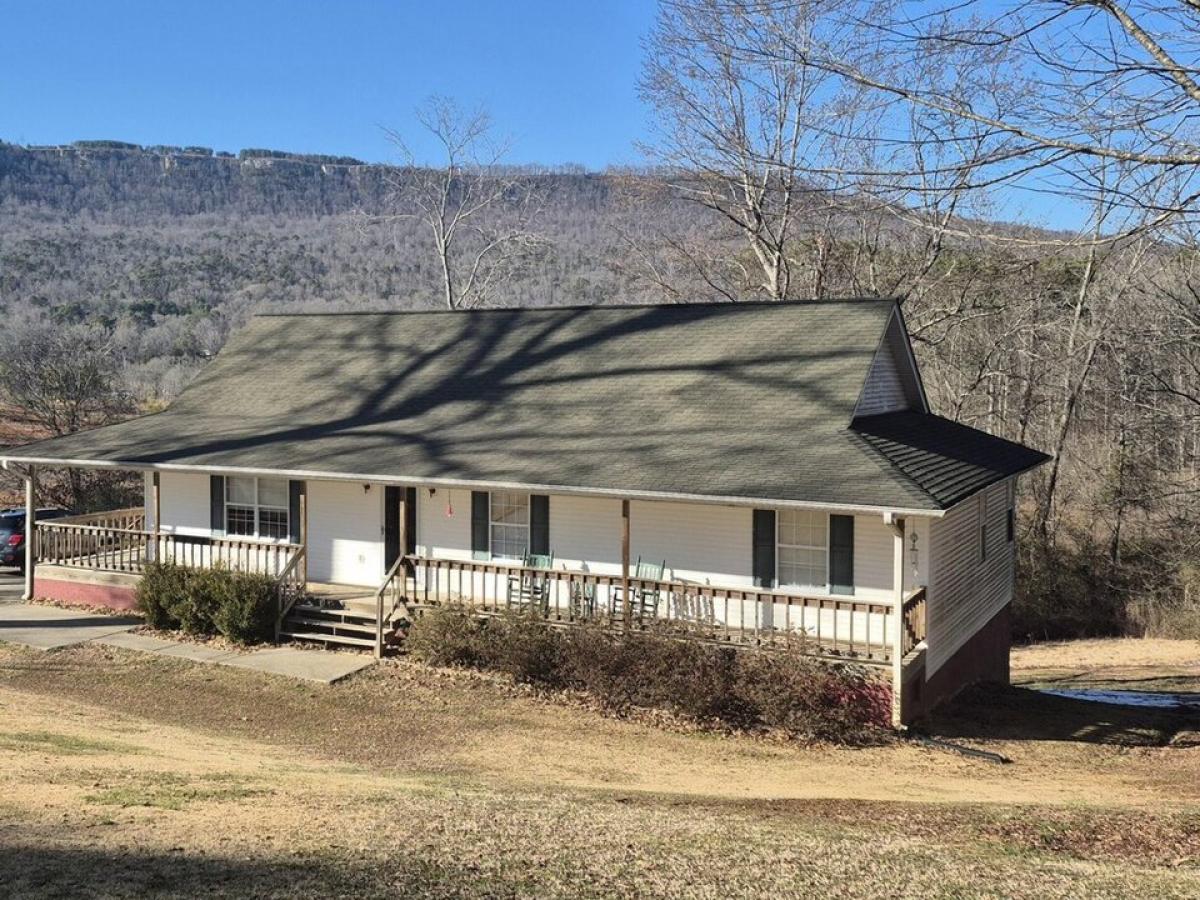 Picture of Home For Sale in Jasper, Tennessee, United States