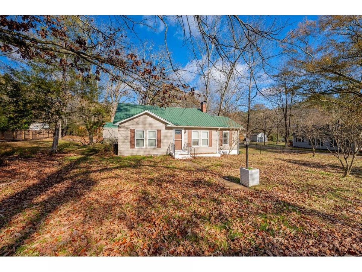 Picture of Home For Sale in Summerville, Georgia, United States