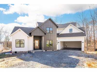 Home For Sale in Signal Mountain, Tennessee