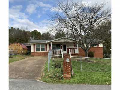 Home For Sale in Rossville, Georgia