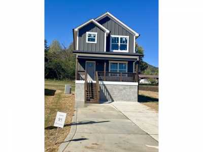 Home For Sale in Dunlap, Tennessee