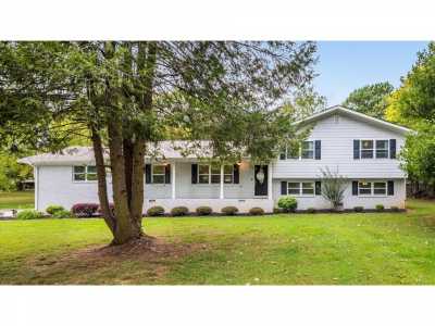 Home For Sale in Ooltewah, Tennessee