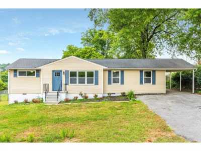 Home For Sale in Fort Oglethorpe, Georgia