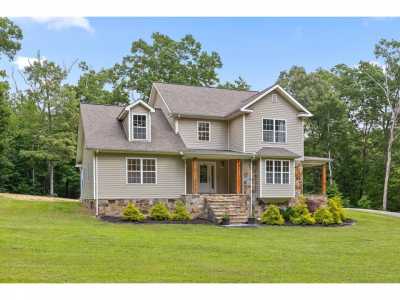 Home For Sale in Signal Mountain, Tennessee