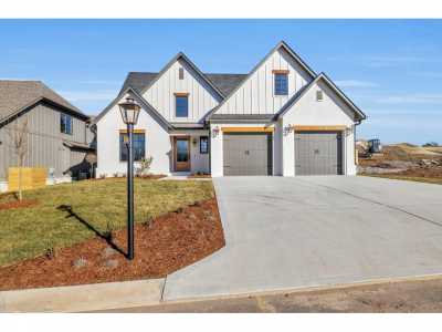 Home For Sale in Apison, Tennessee