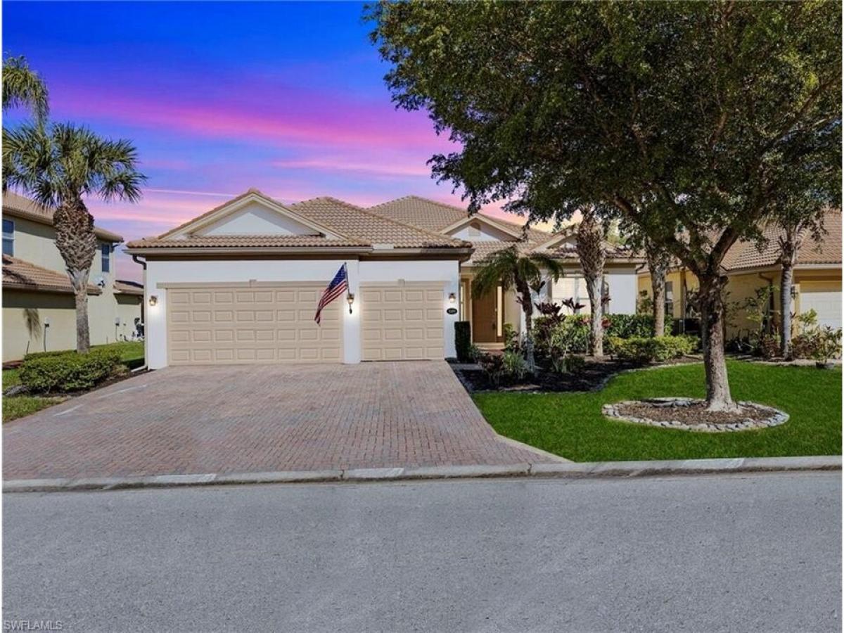 Picture of Home For Sale in Estero, Florida, United States