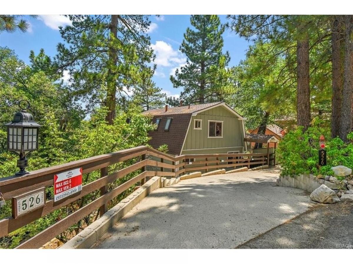 Picture of Home For Sale in Big Bear City, California, United States