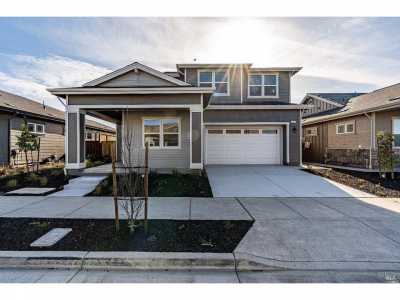 Home For Sale in Windsor, California