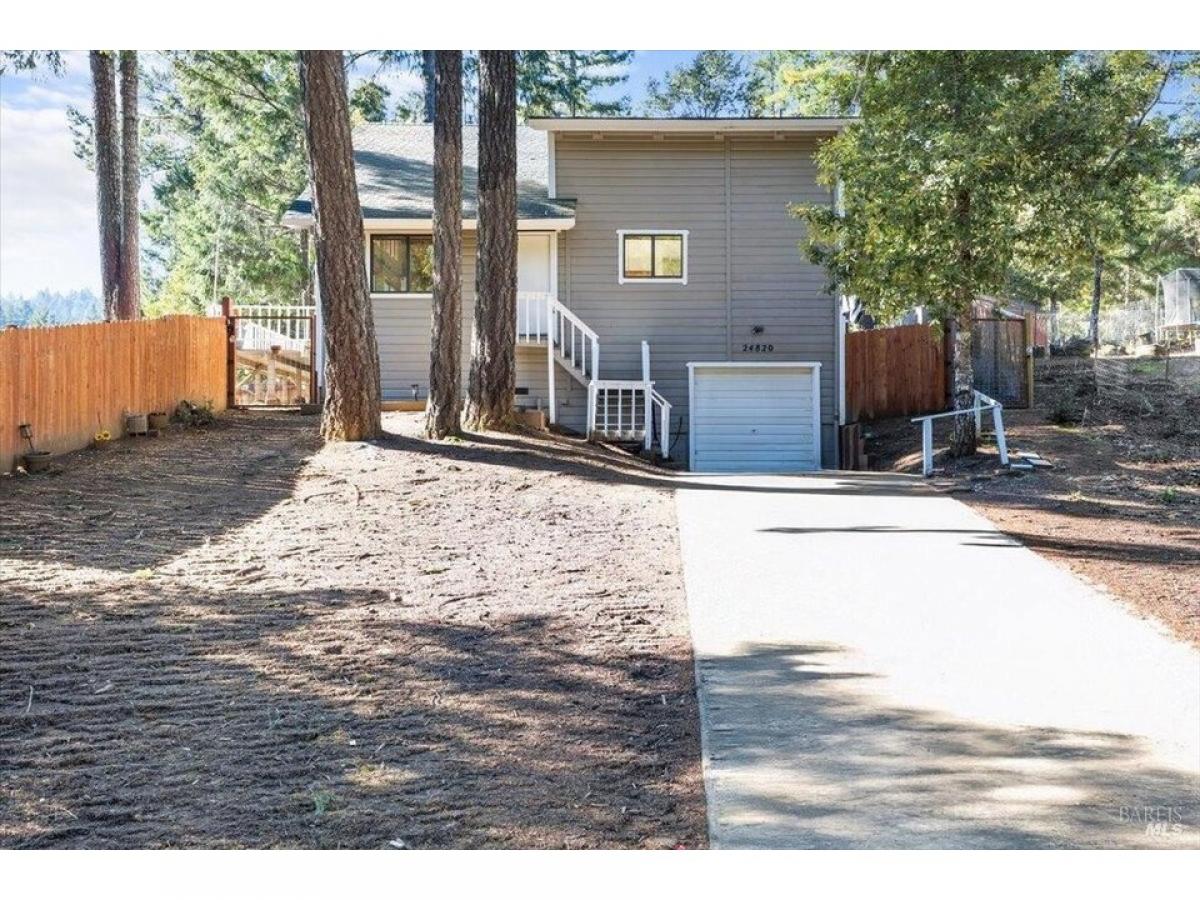 Picture of Home For Sale in Willits, California, United States