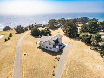 Home For Sale in Albion, California