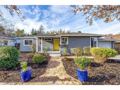 Home For Sale in Santa Rosa, California