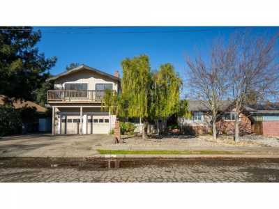 Home For Sale in Cloverdale, California