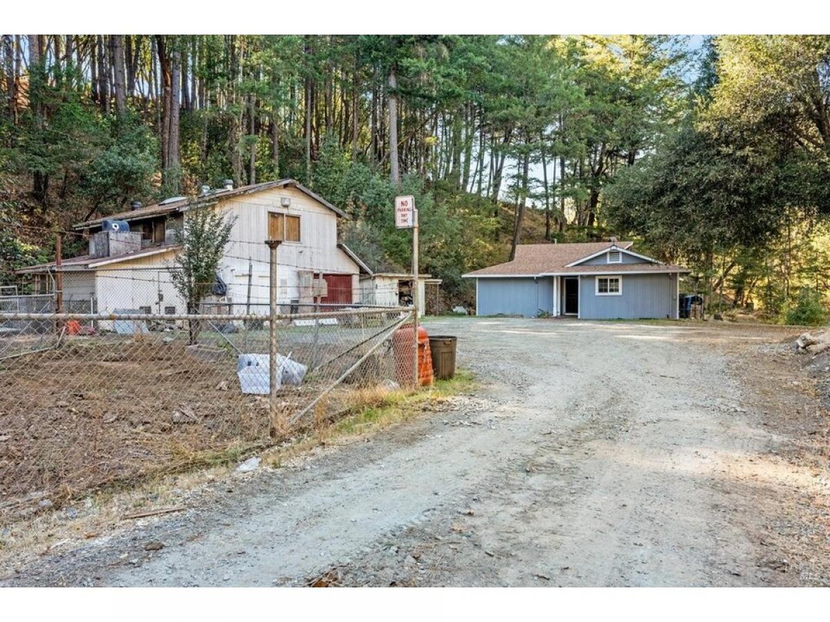 Picture of Home For Sale in Laytonville, California, United States