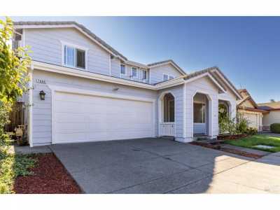 Home For Sale in Windsor, California