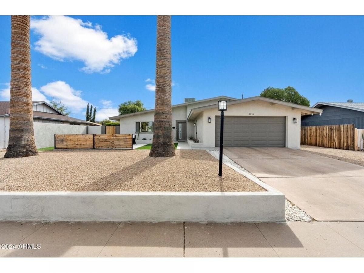 Picture of Home For Sale in Phoenix, Arizona, United States